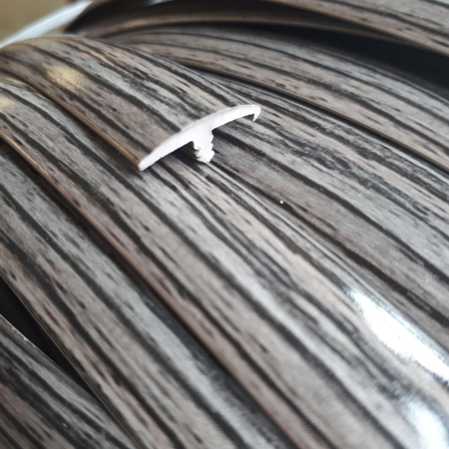 T TRIM EDGING SINGLE LIPPED KNOCK ON TRIM FOR CAMPERVAN FURNITURE BOARD