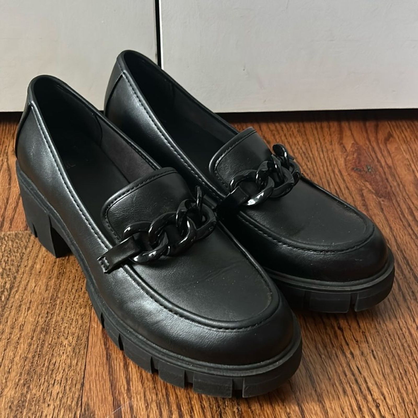 SAOLA Mocassini donna Madden NYC suola a strappo catena accento taglia 10