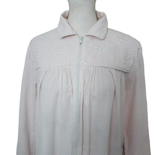 Vintage Barbizon Nightgown Pajamas Size S Pink Seersucker Floral Embroidery - Picture 2 of 18