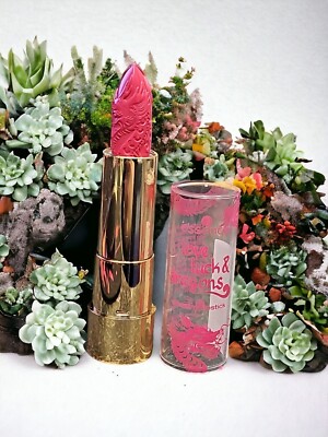 Essence Love Luck & Dragons Creamy Lippenstift 01 Energy Level Dragon Like Argan