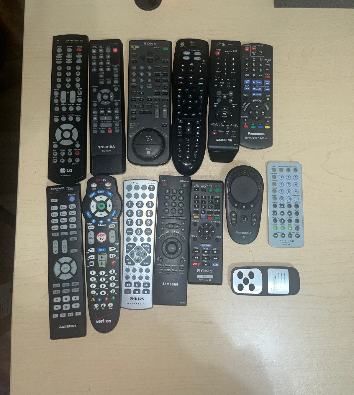 Remote Controls lot of 14 Sony, Panasonic Mitsu, Samsung, LG,Logitech not tested