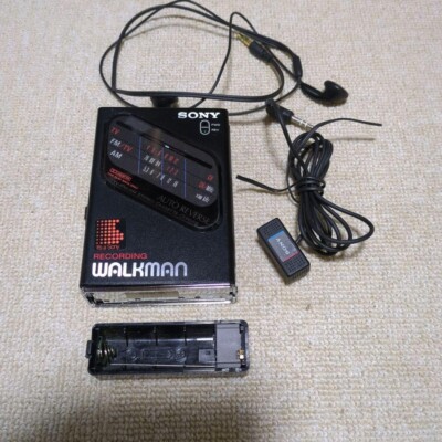 SONY RECORDING WALKMAN WM-F203 ジャンク品 Sony Cassette Walkman WM-F203 cassette portable player