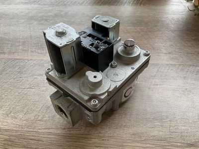 Furnace Gas Valve 36E24 205 C330926P01 White-Rodgers