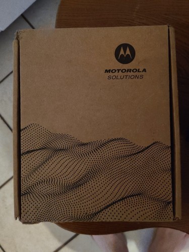 Motorola MOTOTRBO R2 Portable Two-Way Radio UHF 400-480MHz IP55 AAH11YDC9JA2AN