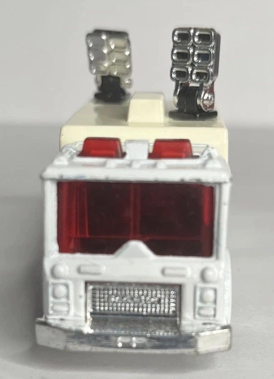 Matchbox 1991 Mack White Auxiliary Power Truck Bridge & Highway Dept ~GO - Image 3 of 4