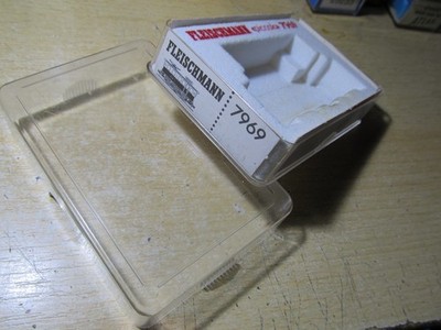 Leere N - OVP , FLEISCHMANN  7969 , E-Lok mit Schienenreinigung , ELB 215 , DB