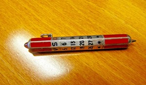 ANTIQUE-STERLING-SILVER-amp-RED-ENAMEL-DROP-PENCIL-WITH-PERPETUAL-CALENDAR-FRANCE