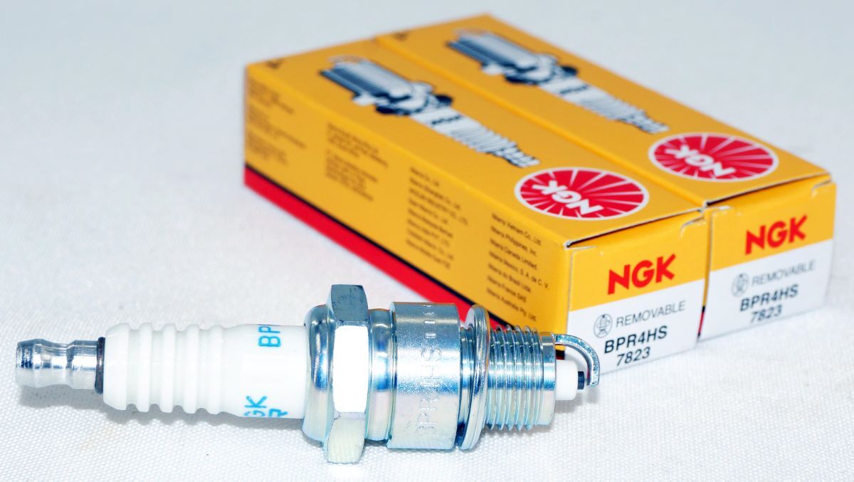 Pack of 2 Genuine NGK 7823 Spark Plug BPR4HS For Honda and Yamaha