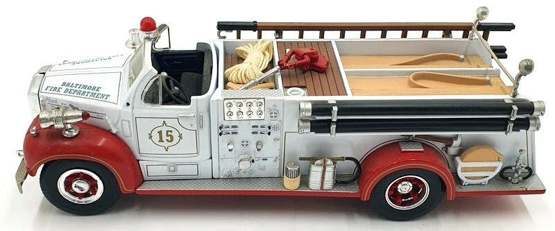 First Gear 1/34 Scale 19-2386 - 1960 Mack B-Model Pumper Baltimore F.D - Image 3 of 4