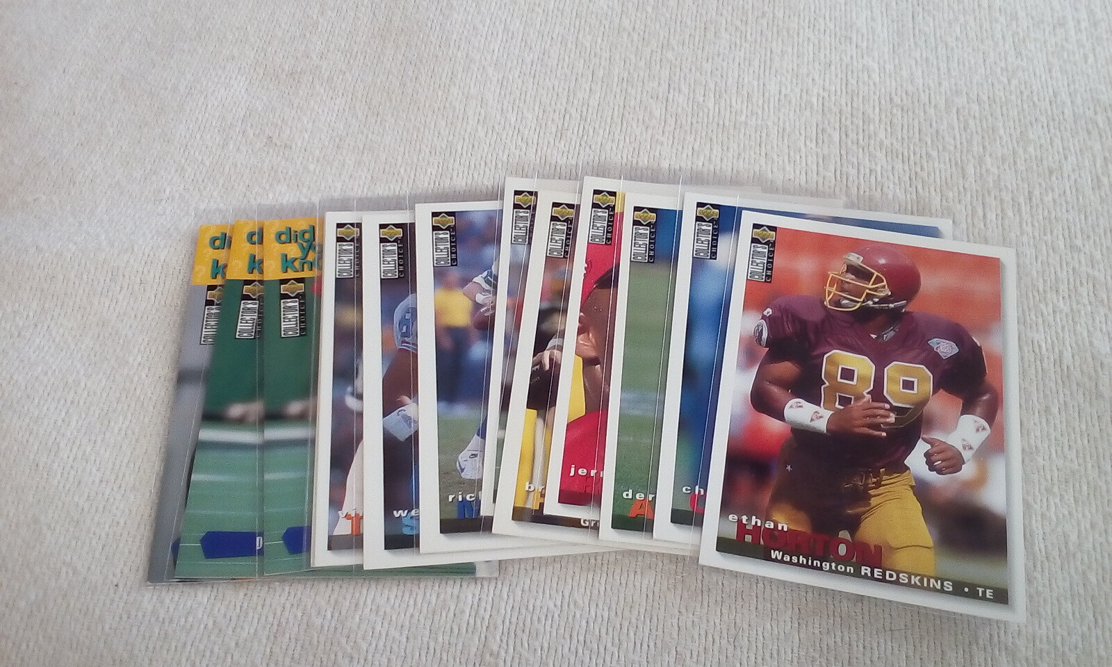 1995 Collector's Choice FB Base Set. 200-299 Pick players/cards you need/want.