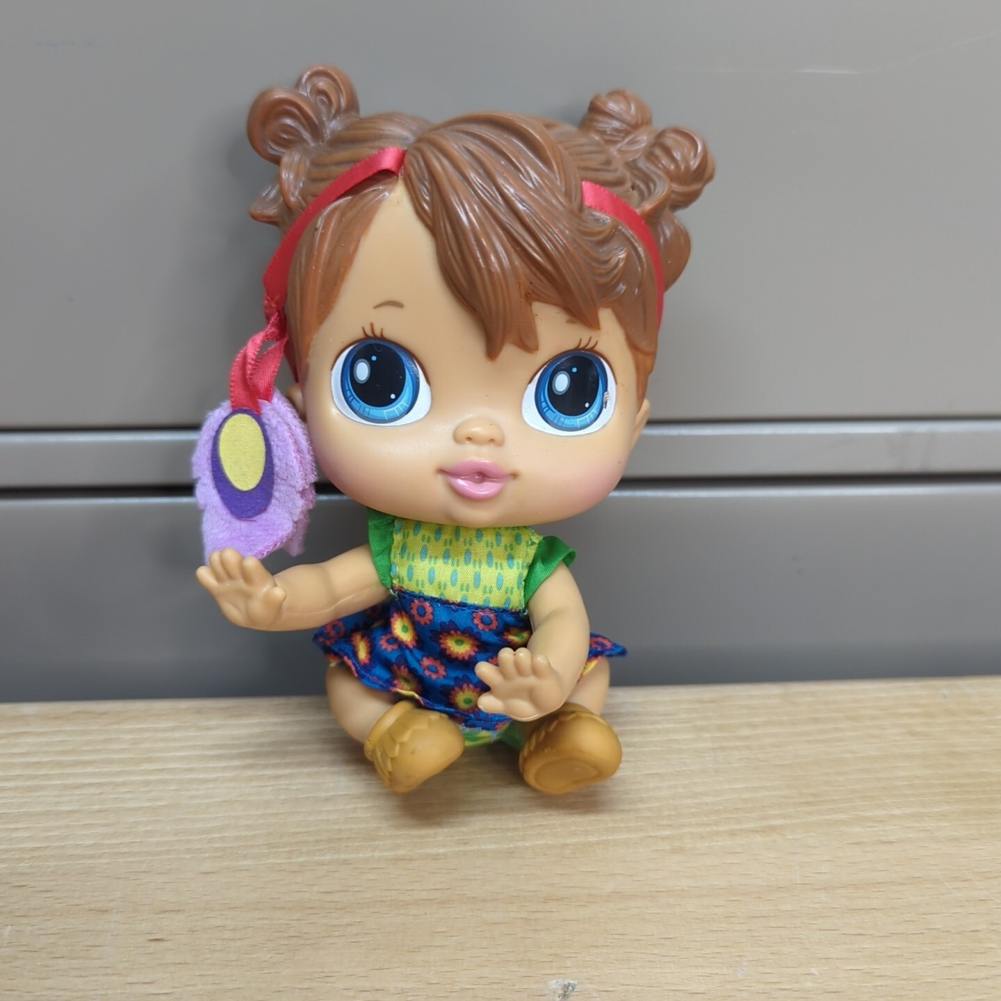 Baby Alive Toy Crib Life Doll MAKAYLA SONG Retired 2010 Blue Eyes Brown Hair EUC