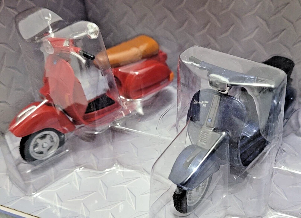 KID CONNECTION MAISTO MOTOCYCLE VESPA COLLECTION ***MINT IN BOX & FREE SHIP*** - Image 3 of 4
