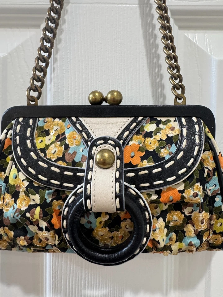 Isabella Fiore Floral Frame Bag with Chain Strap – Vintage Kiss Lock Purse - Image 2 of 4