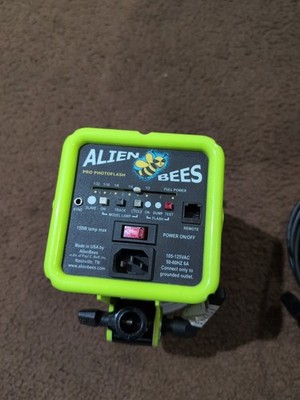Paul C Buff Alien Bees B800 320WS Flash Unit + Accessories