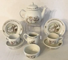 WEDGWOOD Beatrix Potter MRS TIGGY-WINKLE Complete 10 Pc Children’s TEA SET 1980s