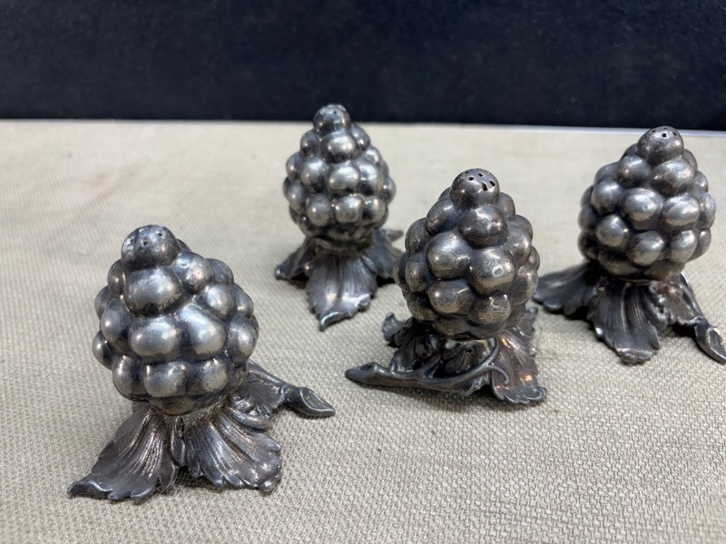 GRAPE SHAPE SILVER PLATED SALT PEPPER SHAKER W.B. CO. 1351 COPY R. set of 4