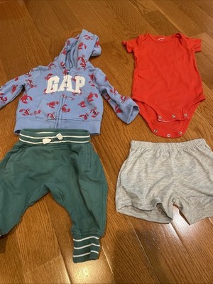Lot Of 4 Baby Boy Clothes Size 12M 1 Hoodie 1 Bodysuit 1 Sweat Pants 1 Shorts
