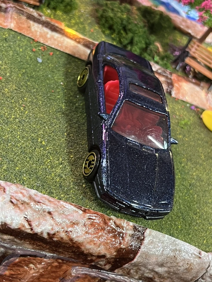 BMW 850i 1990 cupé 1:64 azul diecast coche Hot Wheels Ultra Hots estado casi nuevo Foto 4 de 4