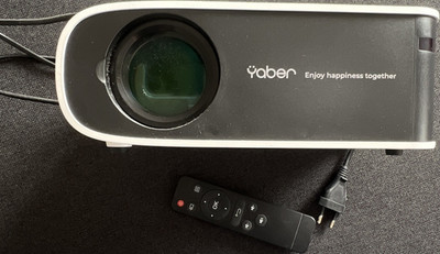 Yaber Pro V8 Heimkino-Beamer 1920x1080 HDMI USB mit Lautsprecher gebraucht