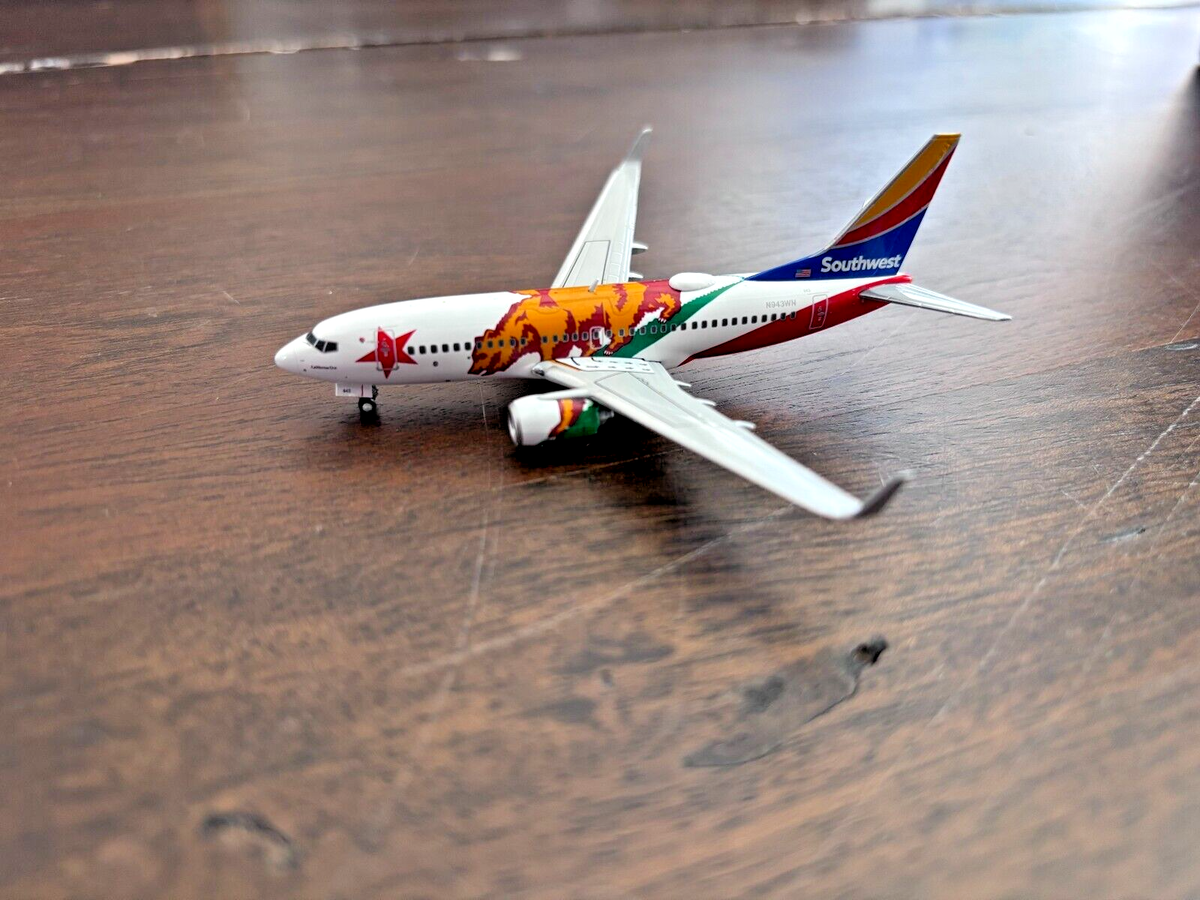 Gemini Jets 1:400 Southwest Airlines Boeing 737-700 N943WN Gemini Jets 1:400 Southwest Airlines Boeing 737-700 N943WN