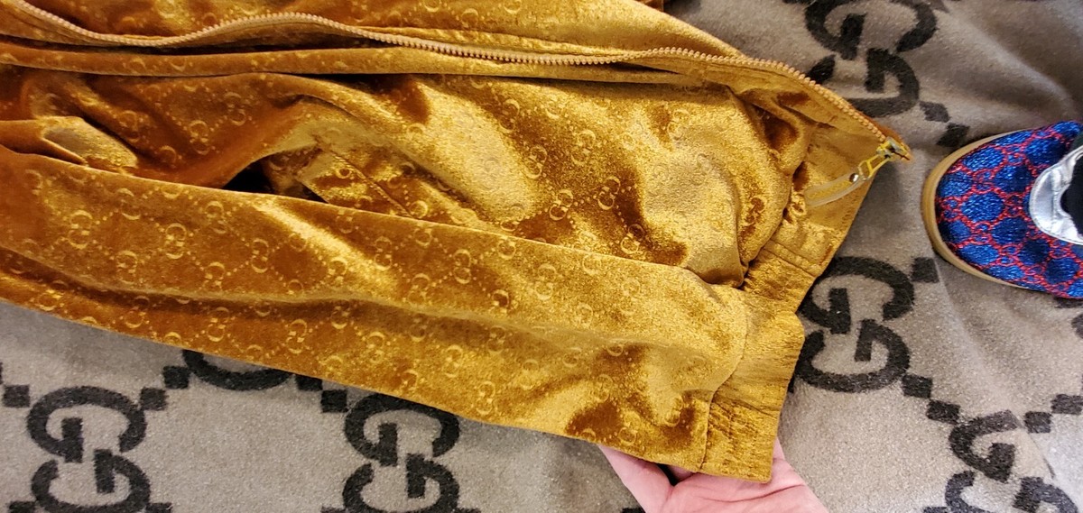 Gucci men/women Gold Sz XL Lounge/workout/Chill/Casual zipup Gucci men/women Gold Sz XL Lounge/workout/Chill/Casual zipup