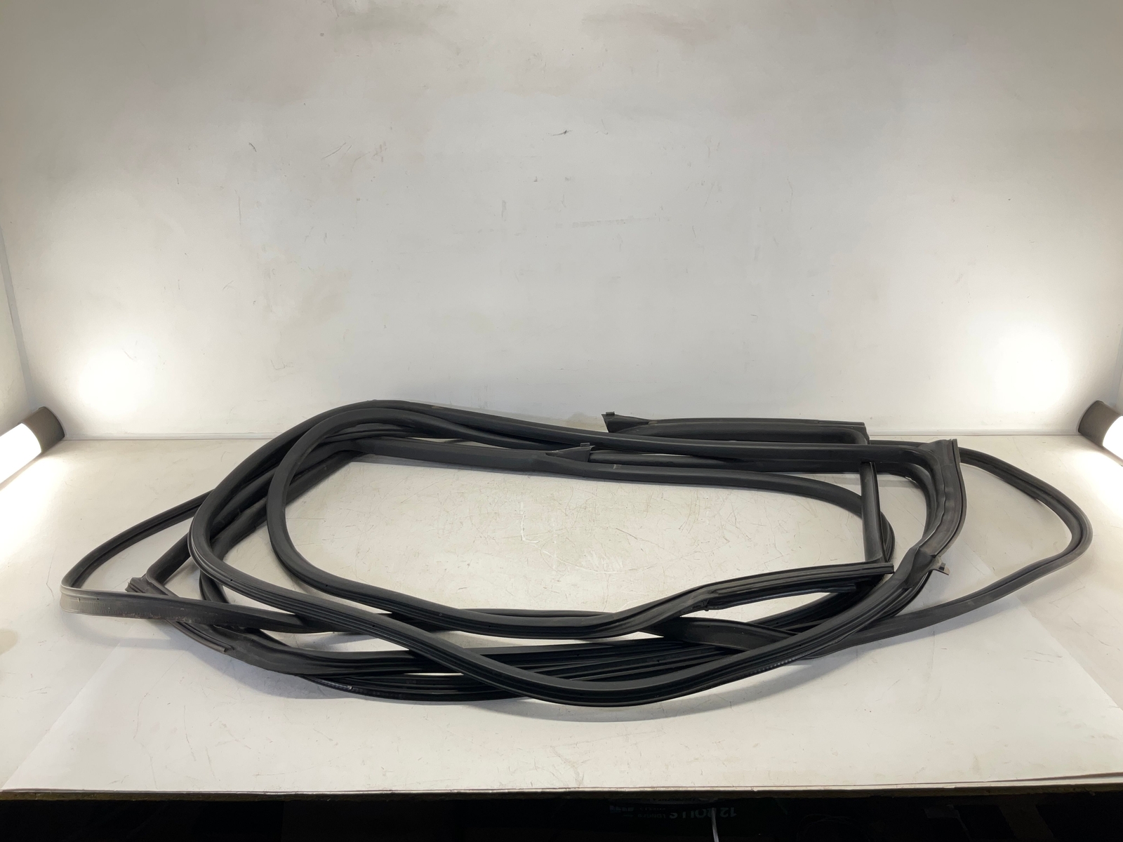 17-20 MASERATI Levante Front & Rear Door Tailgate Weather-Strip Seal 5 OEM