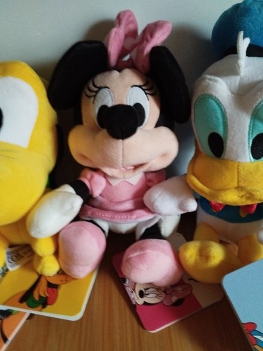 Lot peluches doudous Mickey Dingo Pluto Minnie Donald Disney neufs - Picture 5 of 6