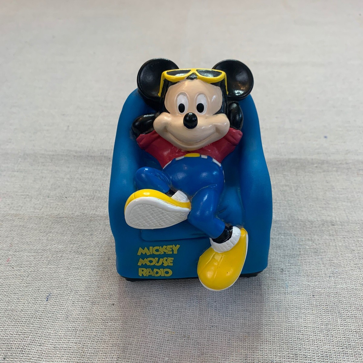 VTG Walt Disney Mickey Mouse Armchair AM Radio Model 12-910 Radio Shack  WORKS