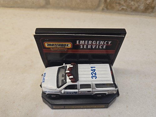 Matchbox Collectibles Emergency Service 2000 Chevy Suburban NYPD Police 1:64 - Picture 7 of 8