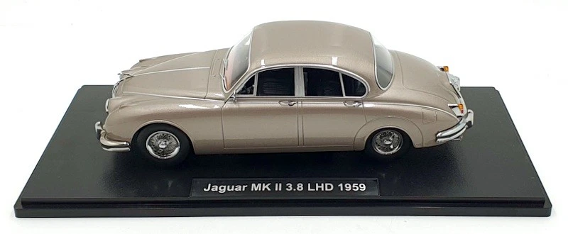 KK 1/18 Scale Diecast KKDC181011 - 1959 Jaguar MK II 3.8 LHD - Pearl SIlver - Image 4 of 4