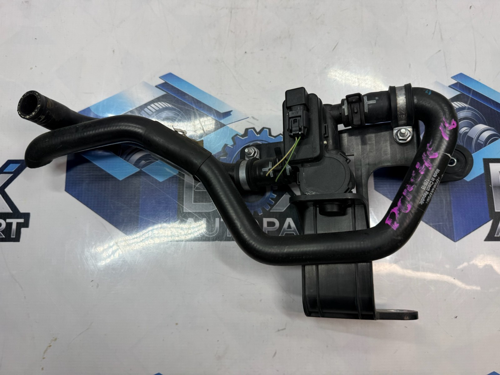 2015-2018 PORSCHE MACAN HEATER CONTROL VALVE SOLENOID HOSES OEM