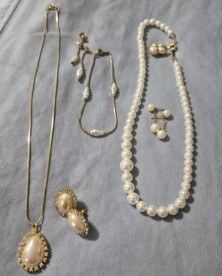 VTG 7pc Mixed Lot Faux Pearl Jewelry Necklace Earrings Bracelet Sets Gold/White