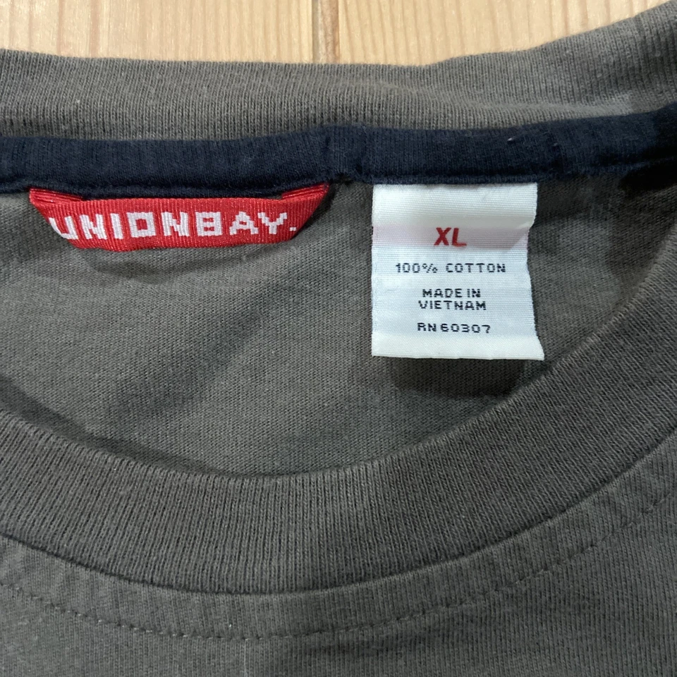 Camiseta vintage Y2K años 90 Union Bay en capas talla pequeña guitarra pedal rock Foto 2 de 4