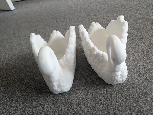 2 x Clay Pottery Swan Plant Holder / Ornaments - Picture 3 of 9