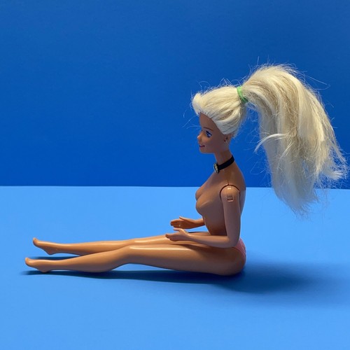Vintage Barbie Blonde Doll 1976 Malaysia Nude Missing 1 Earring 12'' Twist - Picture 10 of 17