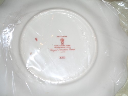 4 - Royal Crown Derby Royal Pinxton Roses 6" Bread & Butter Plates - New in Wrap - Picture 7 of 10