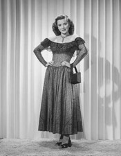 Ann Rutherford Poses For A Fashion Portrait 2 Old 1940S Radio Photo