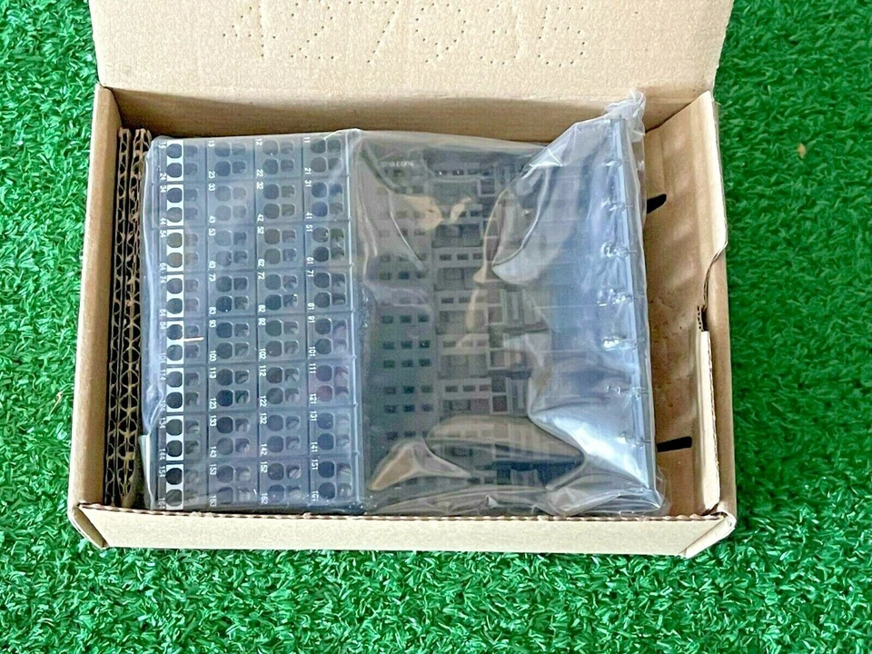 Mitsubishi ST1B-E4X16 Input Base for 16pt Input, 4 Hole - Image 2 of 4