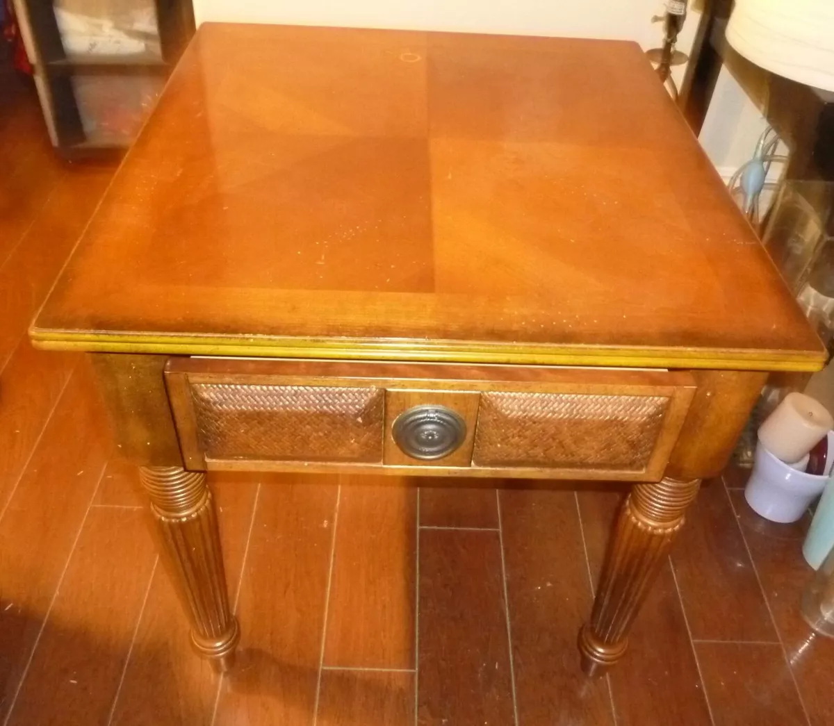 Broyhill end on sale table with drawer