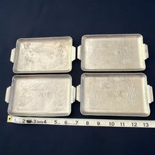 Lot de 4 petits plateaux vintage en aluminium martelé oies volantes quenouilles 7" L x 4" L 
