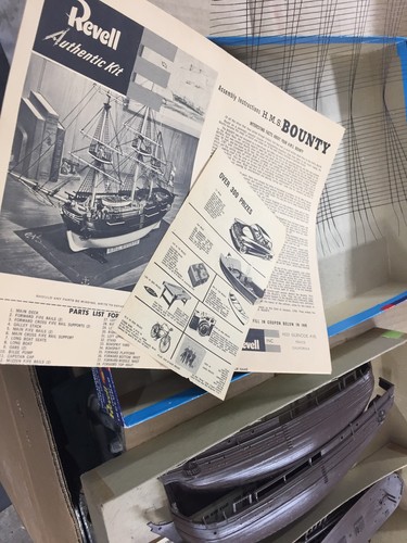 1956 REVELL MASTER MODEL H.M.S. BOUNTY IN ORIGINAL HARD BOX LOOKS COMPLETE - Picture 4 of 7
