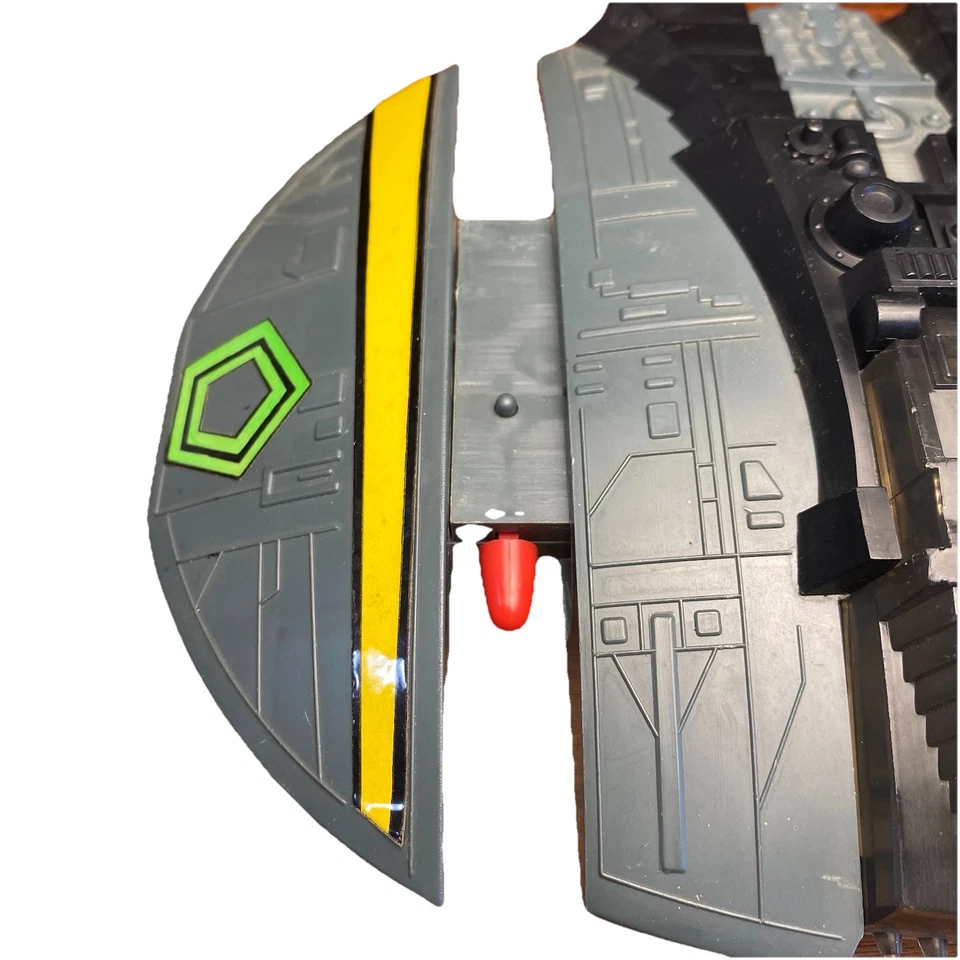 Vintage Battlestar Galactica Cylon Raider Ship Mattel 1978 Non-Firing Missiles - Image 4 of 4