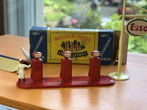Matchbox Lesney No.1 Zubehörpaket ESSO Petrol Pumps sehr guter Zustand in schlechter Box - Bild 2 von 5