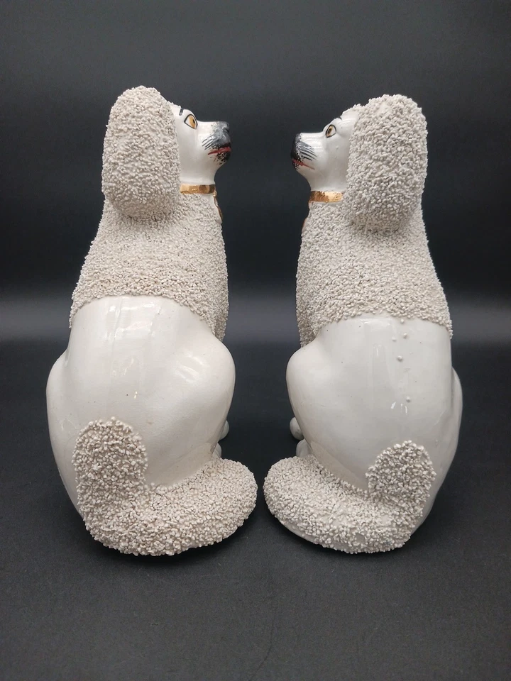 Juego de 2 perros de cerámica pintada a mano Staffordshire inglés antiguo de 8" de alto cc1800 Foto 3 de 4