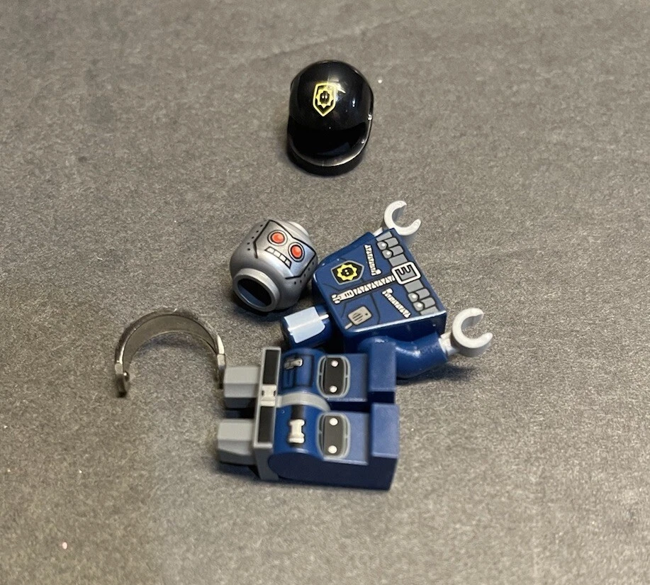 LEGO The LEGO Movie: Super Secret Police Enforcer 30282 100% Complete W Minifig - Image 2 of 3