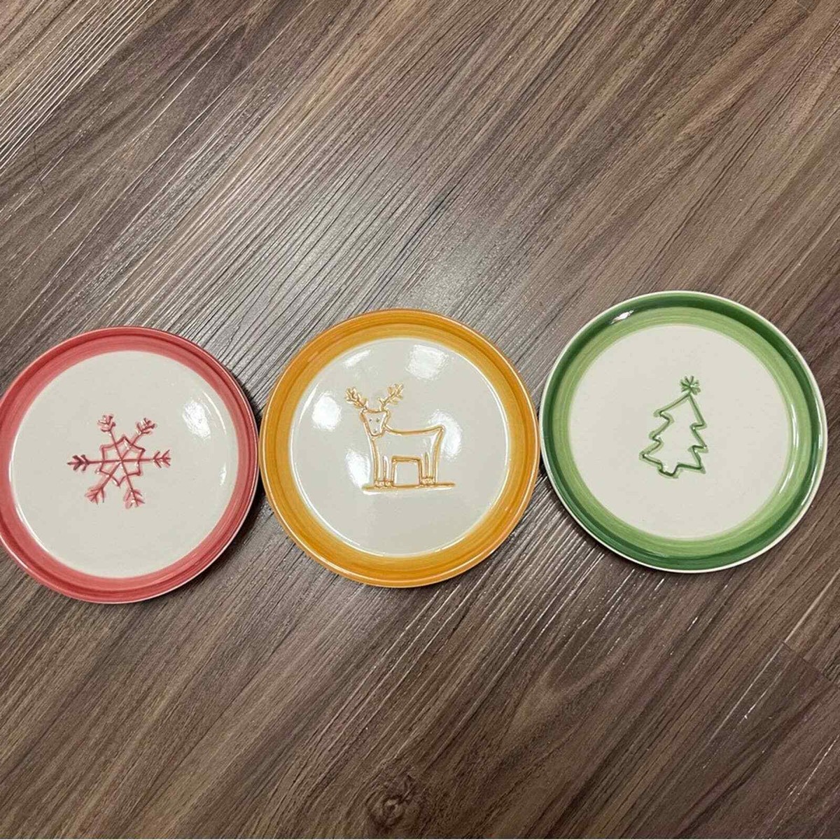 of Pottery Barn Santa's Reindeer Christmas tree holiday Dinner Plates
