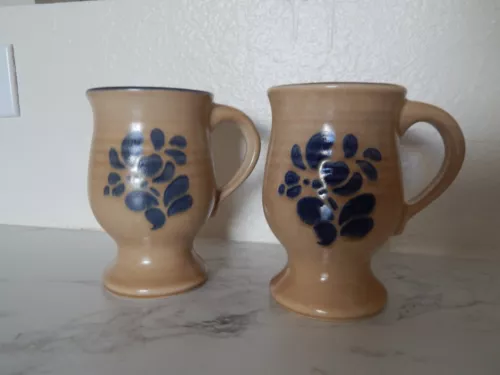 2 Pfaltzgraff Folk Art Grand Mug Set 5" Pedestal Coffee Tea Cups Tan Blue Floral