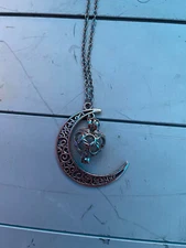 glow in the dark necklace