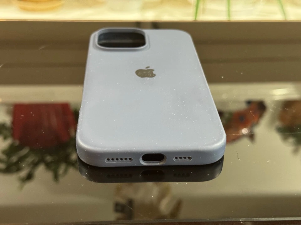 Apple - Funda Silicona iPhone 16 Pro Max con Control de Cámara DENIM LIGERAMENTE USADA Foto 4 de 4