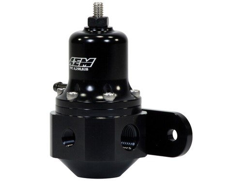 AEM High Cap Universal Adjustable 40-130 PSI Fuel Pressure Regulator 25-305BK - Foto 1 di 3